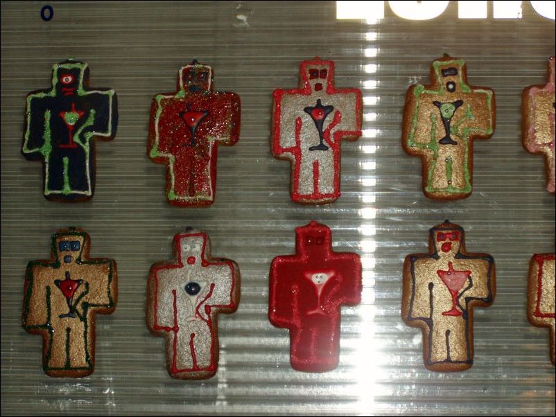 Gingerbread Cocktail Robots (AgenTina)
